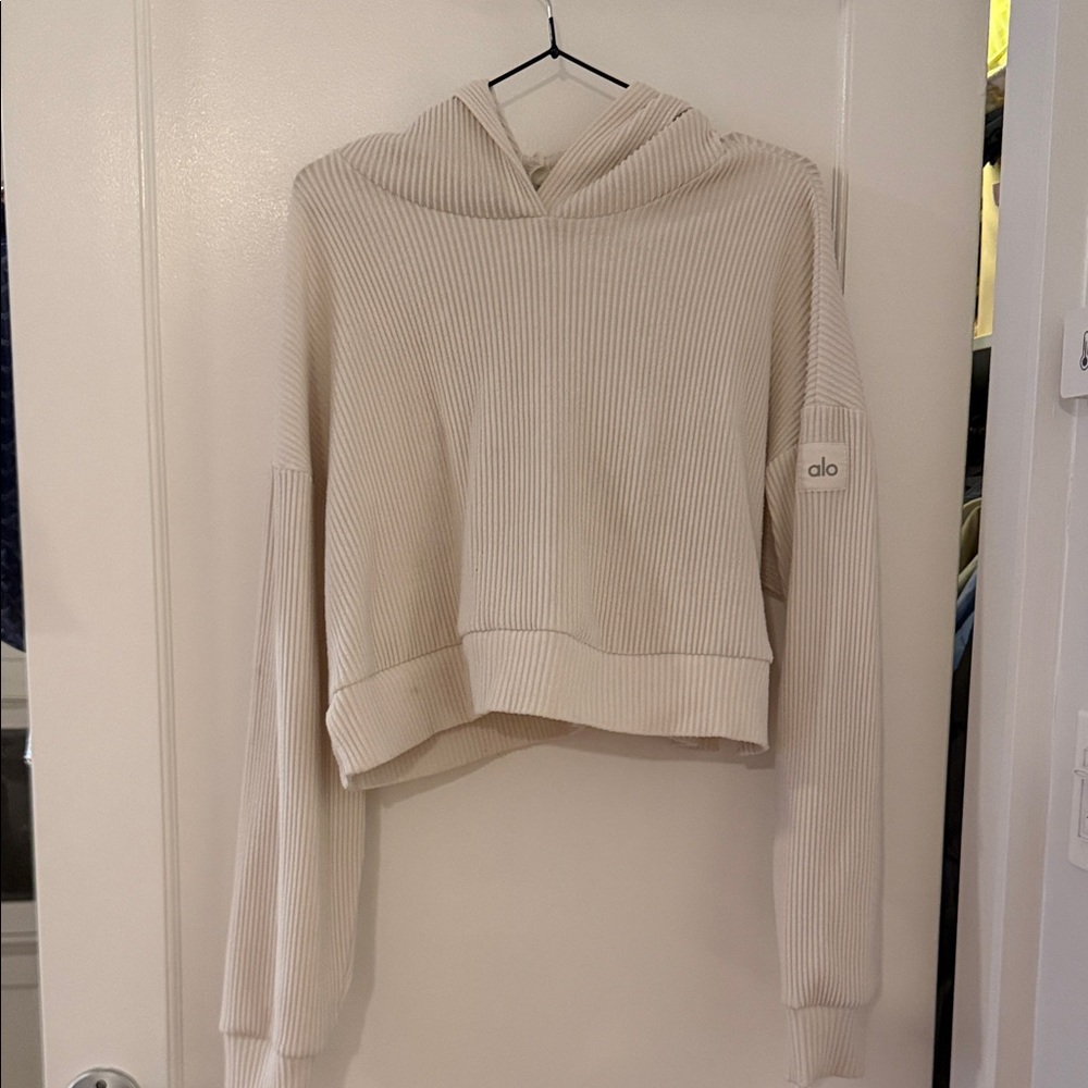 ALO Yoga Cream Ribbed Pullover
